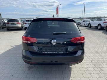 Volkswagen Passat B8 Variant 2.0 TDI 150KM 2015 Volkswagen Passat Climatronic Navigacja, zdjęcie 2