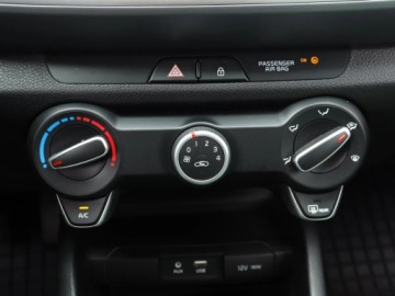 Kia Stonic I Crossover 1.0 T-GDI 120KM 2020 Kia Stonic 1.0 T-GDI, Salon Polska, Serwis ASO, zdjęcie 10
