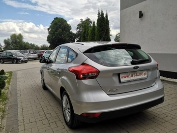 Ford Focus III Hatchback 5d facelifting 1.6 Ti-VCT 85KM 2015 Ford Focus 1.6 16V Benzyna Klima Podgrz. szyby, zdjęcie 7