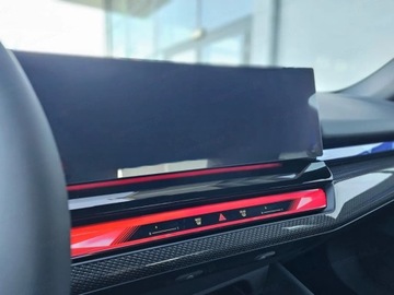 BMW Seria 5 G90-91 Sedan Plug-In 3.0 50e 489KM 2025 BMW Seria 5 550e xDrive Sport Sedan 3.0 (489KM) 2025, zdjęcie 10