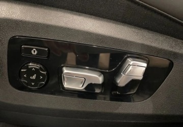 BMW X7 SUV M Facelifting 4.4 M60i 530KM 2025 BMW X7 M60i - Samochod dostepny od reki 4.4 Benzyna 530KM, zdjęcie 13