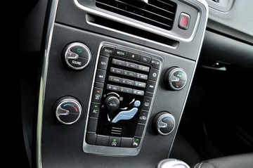 Volvo V60 I Kombi Facelifting 2.0 D2 DRIVE-E 120KM 2018 Volvo V60 2.0 D2 120KM Navi Led Climatronic Pdc, zdjęcie 15