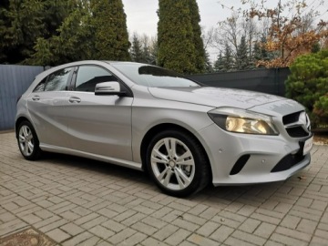 Mercedes Klasa A W176 Hatchback 5d Facelifting 180 122KM 2017 Mercedes A 180 1,6 16v 122KM Klimatronik Navigacja, zdjęcie 3