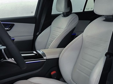 Mercedes GLC C254/X254 Coupe 2.0 220d 197KM 2026 MERCEDES-BENZ GLC 220 d 4-Matic AMG Line 2.0 (197KM) 2026, zdjęcie 4