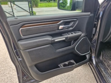 Dodge Ram V 5.7 HEMI 401KM 2021 Dodge RAM Ful Opcja przebieg 4 tys km 5.7 Benzyna zarejestrowany 1 wlascic, zdjęcie 17