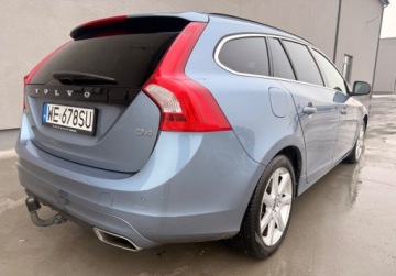 Volvo V60 I Kombi Facelifting 2.0 D4 DRIVE-E 190KM 2018 Volvo V60 salon PL FV VAT 23 bezwypadkowy roczna gwarancja hak, zdjęcie 6