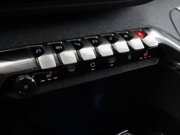 Peugeot 3008 II Crossover 1.2 PureTech 130KM 2017 Peugeot 3008 FV23% Allure automat navi virutal, zdjęcie 29