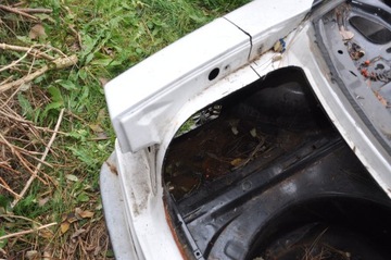 BMW E31 850 840 ZADNÍ PAS ŘEZANÝ