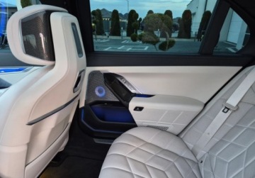 BMW Seria 7 G70 2023 BMW Seria 7 740i benzyna - 399 KM 3.0 Benzyna 326KM, zdjęcie 12