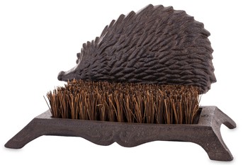 Чугунная коричневая стилизованная декоративная щетка для чистки обуви.