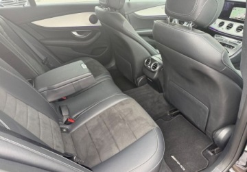 Mercedes Klasa E W213 Limuzyna Facelifting 2.0 E220d 194KM 2021 Mercedes-Benz Klasa E 2.0Cdi AMG Full Led 57.000 km 2.0 Diesel 194KM, zdjęcie 12