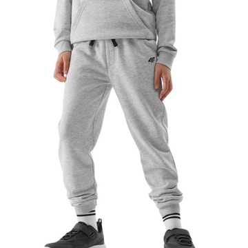 ДЕТСКИЕ СПОРТИВНЫЕ БРЮКИ 4F ДЛЯ МАЛЬЧИКОВ НА КАЖДЫЙ ДЕНЬ