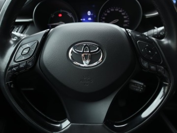 Toyota C-HR I Crossover 1.8 Hybrid 122KM 2019 Toyota C-HR 1.8 Hybrid, Salon Polska, zdjęcie 18