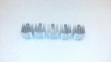 MAŁY RADIATOR 15x17x20mm - DO PRZYKLEJENIA