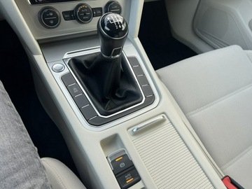 Volkswagen Passat B8 Variant 1.6 TDI BlueMotion SCR 120KM 2016 Volkswagen Passat Zarejestrowany Bogata wersja TOP, zdjęcie 15