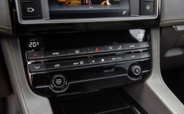 Jaguar F-Pace SUV 3.0 TDV6 300KM 2016 Jaguar F-Pace 3.0D R-Sport 300KM Skora Navi Ledy Full Po Serwisie Gwaranc, zdjęcie 24