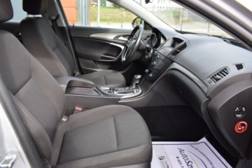 Opel Insignia I Sedan 2.0 CDTI ECOTEC 160KM 2010 Opel Insignia 2.0 CDTI, Automat, Kombi, 160 PS, Zarejestrowany, Zadbany, R, zdjęcie 23