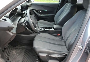 Peugeot 2008 II SUV 1.2 PureTech 130KM 2021 Peugeot 2008 Allure EAT8 Gwarancja Od RiA 1.2 Benzyna 130KM, zdjęcie 8