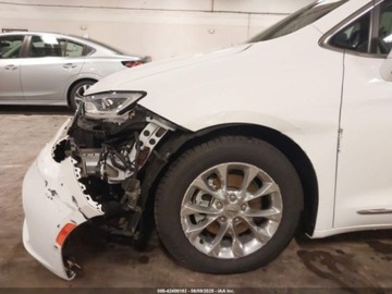 Chrysler Pacifica II 2021 Chrysler Pacifica Touring L 3.6 Benzyna 287KM, zdjęcie 11