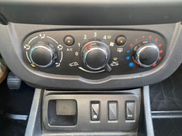 Dacia Duster I 2015 Dacia Duster KLIMATYZACJA NAWIGACJA SKORY PARKTRONIC TEMPOMAT GRZANE FOTEL, zdjęcie 9