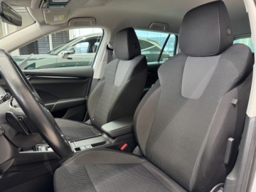 Skoda Octavia IV Kombi 2.0 TDI 115KM 2022 Skoda Octavia Ambition / LED / Kamera cofania / Ca, zdjęcie 8
