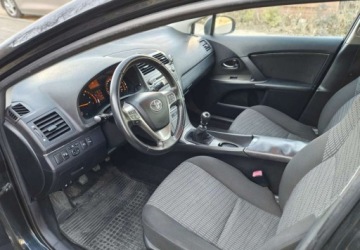 Toyota Avensis III Sedan 2.0 D-4D 126KM 2011 Toyota Avensis Toyota Avensis 2.0 D-4D 2.0 Diesel 126KM, zdjęcie 8