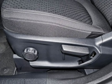 Ford Kuga III SUV Facelifting 1.5 EcoBoost 150KM 2025 Od ręki - Titanium 1.5 EcoBoost 150KM / Pakiet Winter, zdjęcie 4