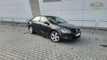 Volkswagen Jetta VI Sedan 1.6 TDI CR DPF 105KM 2013 Volkswagen Jetta 1.6TDI Serwis Oryginal 211Tkm..., zdjęcie 2