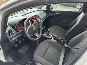 Opel Astra J Sports Tourer 1.7 CDTI ECOTEC 110KM 2011 Opel Astra 1.7 CDTI Caravan DPF Selection 110KM 2011r, zdjęcie 12