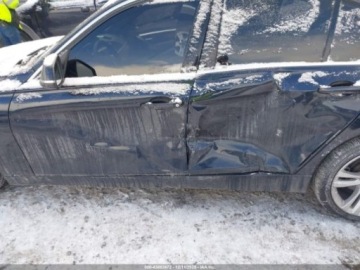 BMW Seria 3 F30-F31-F34 2017 BMW Seria 3 330I XDRIVE, od ubezpieczalni 2.0 Benzyna 248KM, zdjęcie 4