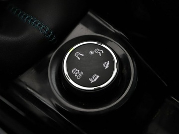 Peugeot 2008 I SUV Facelifting 1.2 PureTech 110KM 2019 Peugeot 2008 Crossway, Kamera, Panorama, Navi, zdjęcie 27