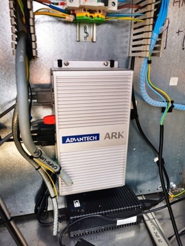 15-дюймовый TFT ЖК-монитор ADVANTECH FPM-2150-GR-R с сенсорным экраном и компьютером