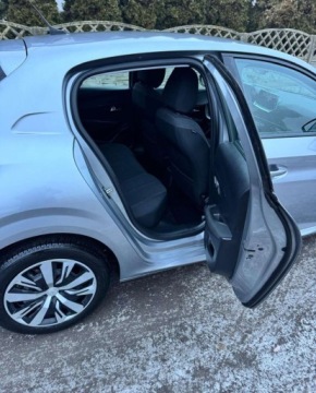 Peugeot 208 II Hatchback 1.5 BlueHDI 102KM 2020 Peugeot 208 Peugeot 208 BlueHDi 100 Allure 1.5 Diesel 102KM, zdjęcie 19