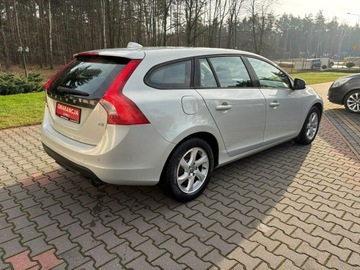 Volvo V60 I Kombi 1.6 T4 180KM 2011 Volvo V60 T4 180 KM Automat Podgrzewane fotele, zdjęcie 6