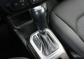 Jeep Renegade SUV Facelifting 1.3 GSE T4 Turbo 150KM 2019 Jeep Renegade 1.3 GSE T4 Turbo Limited FWD SS aut 1.3 Benzyna 150KM, zdjęcie 13