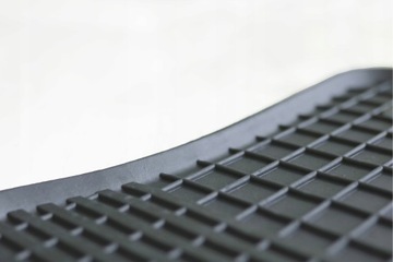 ЧЕРНЫЙ РЕЗИНОВЫЙ АВТОМОБИЛЬНЫЙ КОВРИК, ПОДДОН ВОДИТЕЛЯ