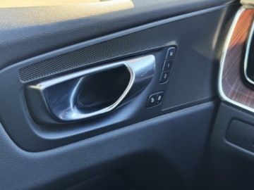 Volvo XC60 II 2023 Volvo XC 60 B4 D AWD Plus Dark | Serwis ASO | Salo, zdjęcie 31