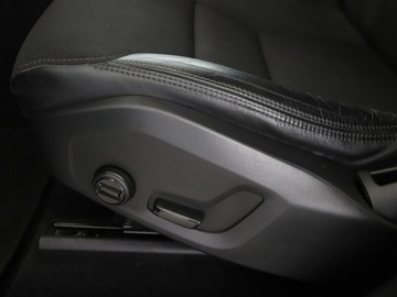 Volvo XC60 II 2019 Volvo XC 60 mHEV 4x4 automat full LED półskóra, zdjęcie 37