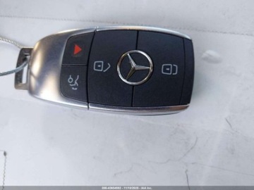 Mercedes GLB 2021 Mercedes-Benz GLB 2021 Mercedes-Benz GLB 250 SUV 2.0 Benzyna 221KM, zdjęcie 14
