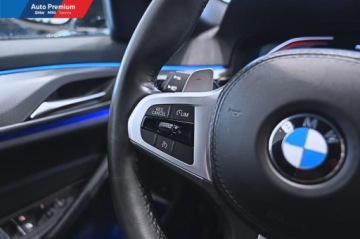 BMW Seria 5 G30-G31 Limuzyna 520d 190KM 2019 BMW Seria 5 xDriveAdaptacyjne Reflektory LEDSkorzana Kierownica M 2.0, zdjęcie 4