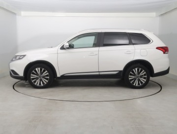 Mitsubishi Outlander III SUV Facelifting 2017 2.0 150KM 2019 Mitsubishi Outlander 2.0, Salon Polska, zdjęcie 2