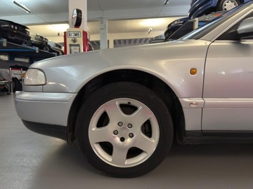 Audi A8 D2 Sedan 3.7 quattro 230KM 1997 Audi A8 (D2) 3.7 V8 Quattro - 1997 Elegancja, moc i niemiecka precyzja, zdjęcie 24