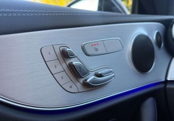 Mercedes Klasa E W213 Coupe Facelifting 2.0 E220d 194KM 2020 Mercedes-Benz Klasa E Mercedes-Benz Klasa E 220 d 9G-TRONIC AMG Line 2.0, zdjęcie 32