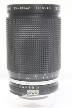 Пленочная зеркальная камера Nikon EM 35 мм + Zoom-Nikkor 35–135 мм F/3,5–4,5 Ai-s