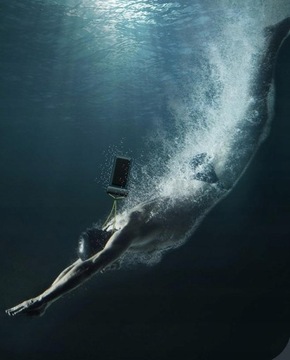 Водонепроницаемый чехол IPX8 ДЛЯ ТЕЛЕФОНА НА КАЯКЕ У БАССЕЙНА