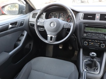 Volkswagen Jetta V 1.6 TDI-CR 105KM 2010 VW Jetta 1.6 TDI, Klima, Klimatronic, Tempomat, zdjęcie 6