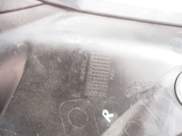 YAMAHA YZF-R3 15-18 КРЫШКА ОБТЕКАТЕЛЯ ТОПЛИВНОГО БАКА ПРАВАЯ