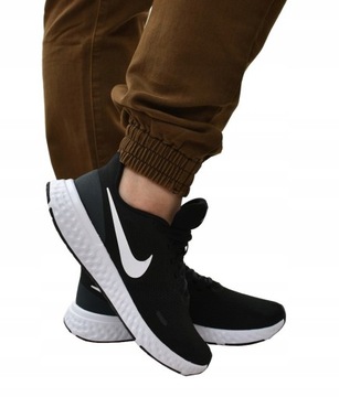 NIKE REVOLUTION 5 buty męskie RUNNING biegowe czarne 41