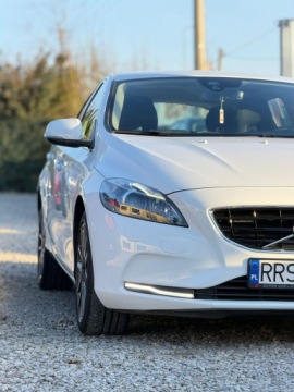 Volvo V40 II Hatchback 2.0 D2 DRIVE-E 120KM 2015 VOLVO V40! Super stan!, zdjęcie 3