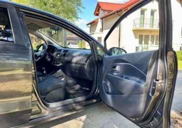 Kia Rio III Hatchback 3d 1.2 DOHC CVVT 85KM 2013 Kia Rio Kia Rio 1.2 Dream-Team Edition 1.2 Benzyna 85KM, zdjęcie 32